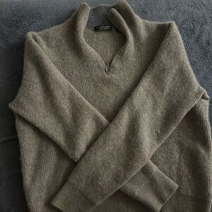 Saks Fifth Avenue 100% Cashmere Sweater
